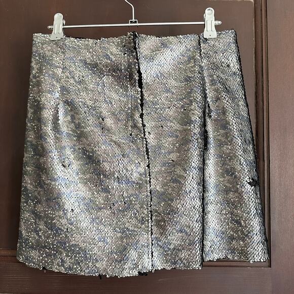 FREE People | FP One Camo Reversable Sequin Mini Skirt Silver black| Size 2 - Picture 6 of 8